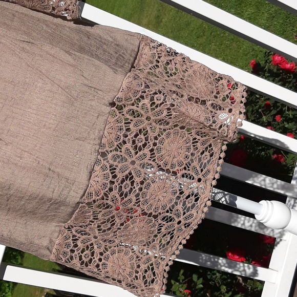 Any3 for$25  🆕️ Med & Lg  Lace boutique shirt - Picture 6 of 7